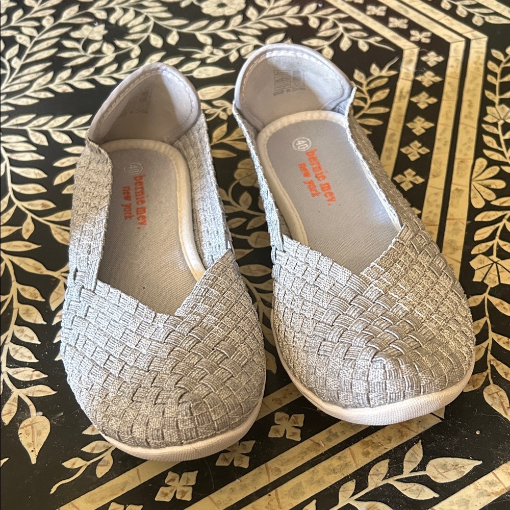 New gray woven Berne Mev Flats Size 9. Berne Mev is known for comfort.